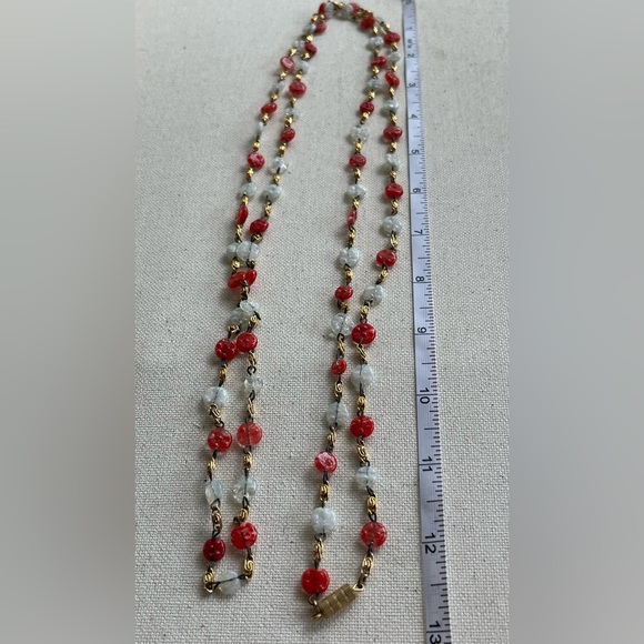 Vintage Red & White Glass Bead Necklace with Gold-Tone Chain Links - Picture 4 of 4